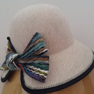 Wool Cloche Hat w/Multicolored Yarn Bow NWT